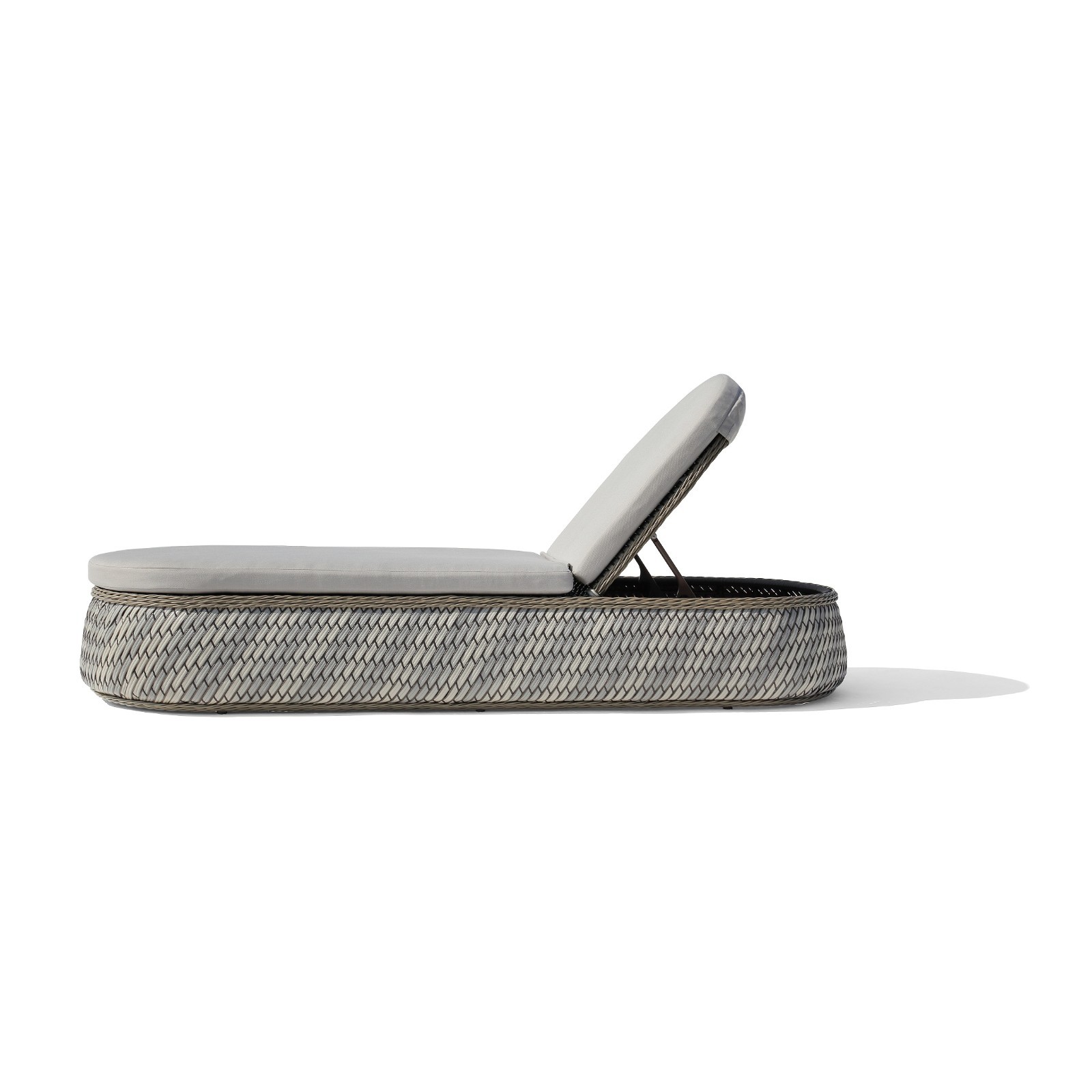 round garden lounger.jpg